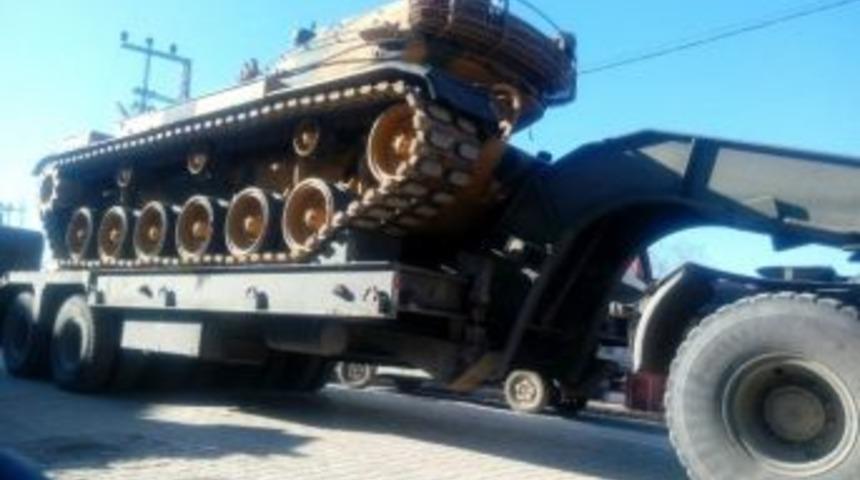 Sınıra Tank Sevkıyatı