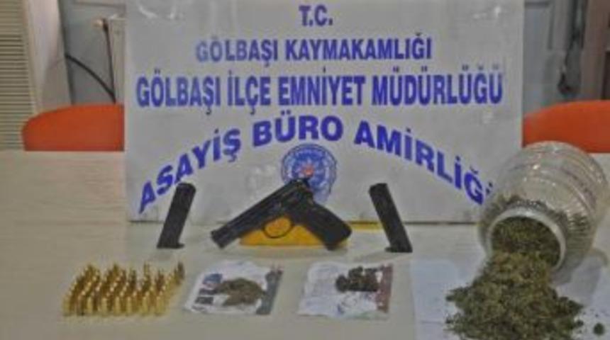G&ouml;lbaşı'nda Otomobilde Esrar Ve Tabanca Ele Ge&ccedil;irildi