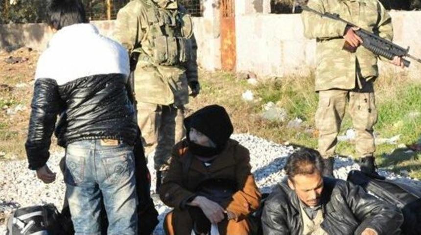 Şırnak&rsquo;ta 9 Ka&ccedil;ak G&ouml;&ccedil;men Yakalandı