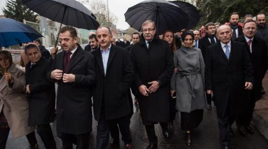 Ak Parti Ve Chp'li Belediye Meclis &Uuml;yeleri Şehitleri Birlikte Andı...