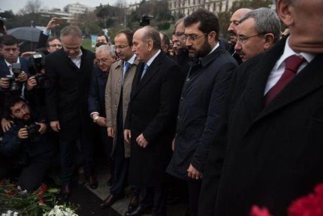 Ak Parti Ve Chp'li Belediye Meclis Üyeleri Şehitleri Birlikte Andı...