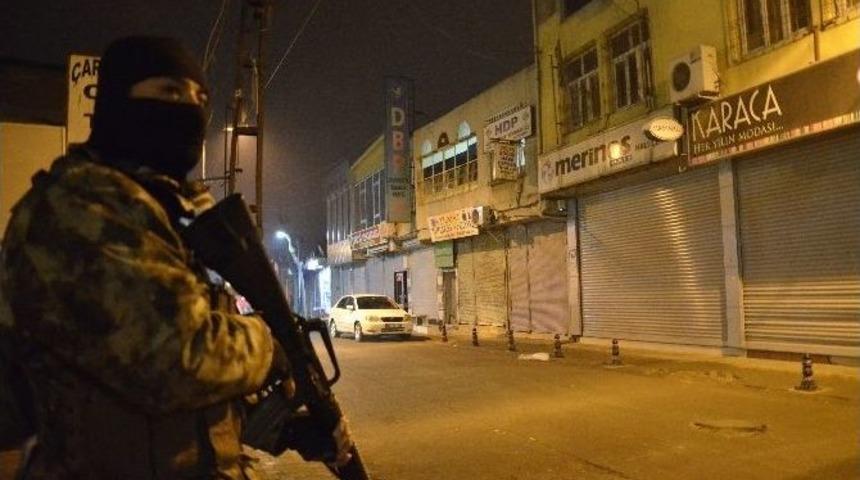 Hdp Ve Dbp Siverek İl&ccedil;e Teşkilatlarında Arama S&uuml;r&uuml;yor