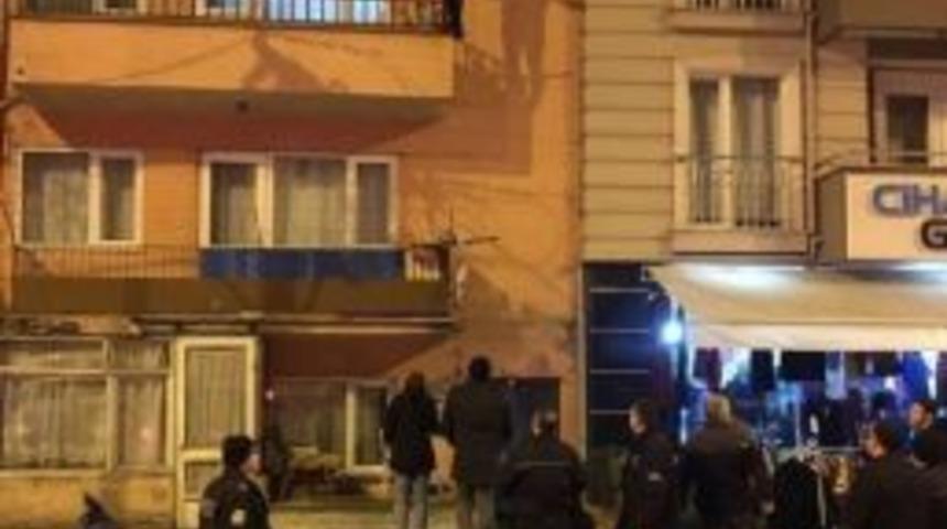 Sevdiği Kızın Ailesi Evlenmelerine Karşı &Ccedil;ıkınca İntihara Kalkıştı