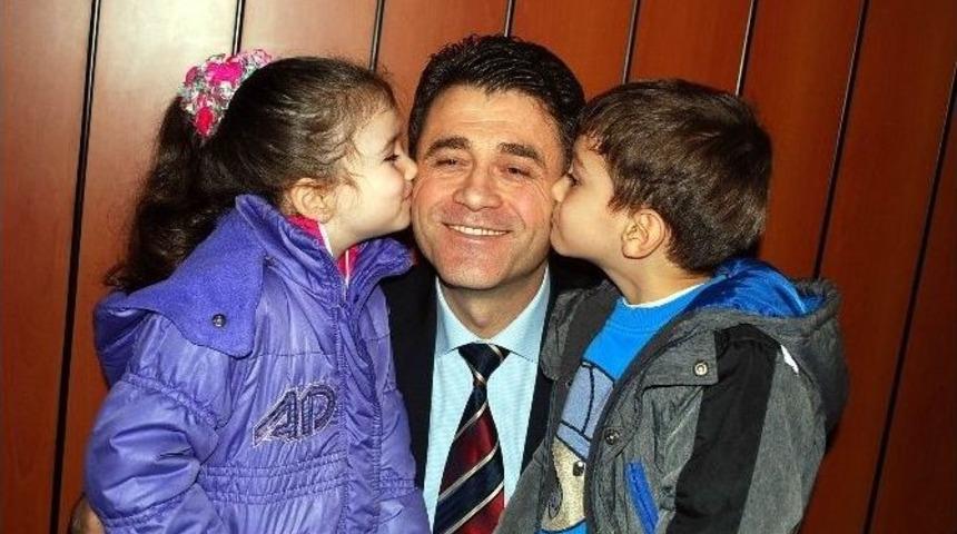 Polise Miniklerden Karanfilli Destek