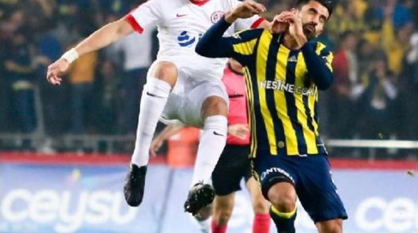 Antalyaspor-Fenerbah&ccedil;e Ma&ccedil;ında Para Atışını Polis Yaptı