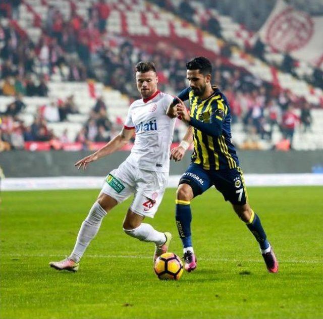 Antalyaspor-Fenerbahçe Maçında Para Atışını Polis Yaptı