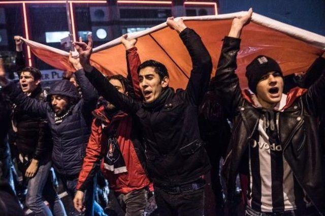 Taraftarlardan Terörü Protesto Yürüyüşü (2)