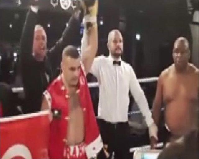 Zabıta Boks&ouml;r Ingiltere den Galibiyetle D&ouml;nd&uuml; (&Ouml;zel) 1