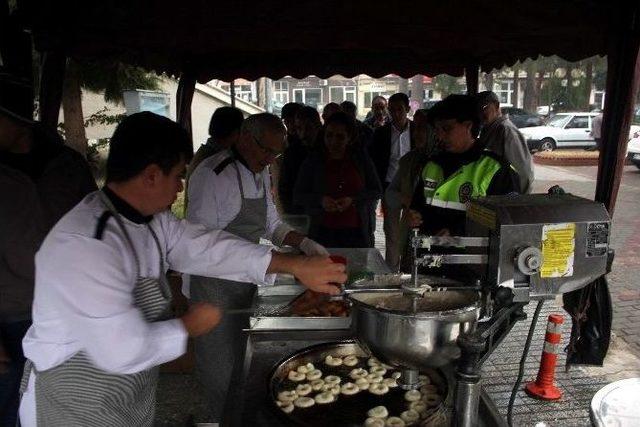 Çine Emniyet’inden Şehitlerin Ruhuna Lokma