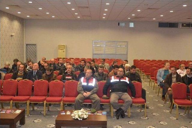 Kuşadası’nda Jandarmadan Servis Şoförlerine Trafik Eğitimi