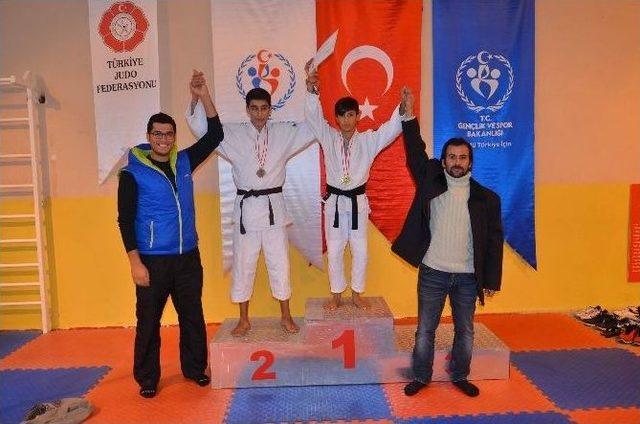 Adana’da Okullarası Gençler Judo Müsabakaları Tamamlandı