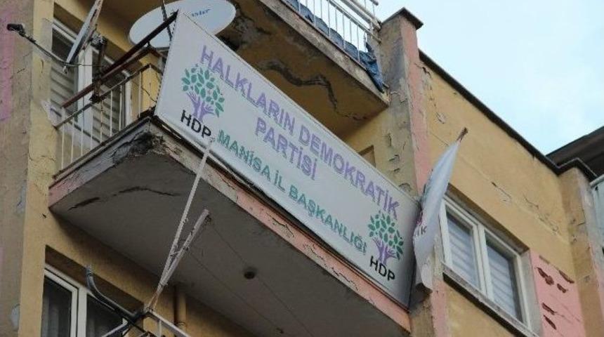 Manisa&rsquo;da Hdp İl Binasına Polis Baskını