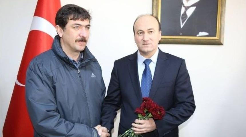 Ak Parti B&uuml;nyan İl&ccedil;e Başkanlığından Emniyeti Ziyaret Etti