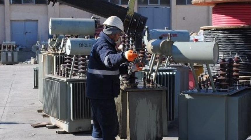 Aşırı Yüke Dayanamayan 84 Elektrik Trafosu Yandı