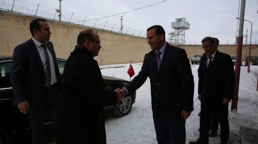 Vali Ustaoğlu’ndan, ‘dahi Belleğe’ Yakın İlgi