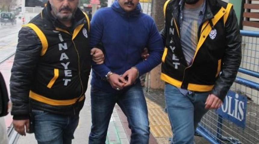 Eniştesini Vurup Otomobilden Attı, &Ouml;m&uuml;r Boyu Hapisle Yargılanıyor