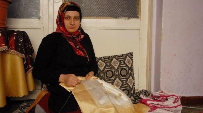 (&ouml;zel Haber) 50 Liraya Aldığı Dikiş Makinesi Hayatını Değiştirdi