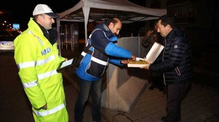 Validen Polislere Moral Ziyareti