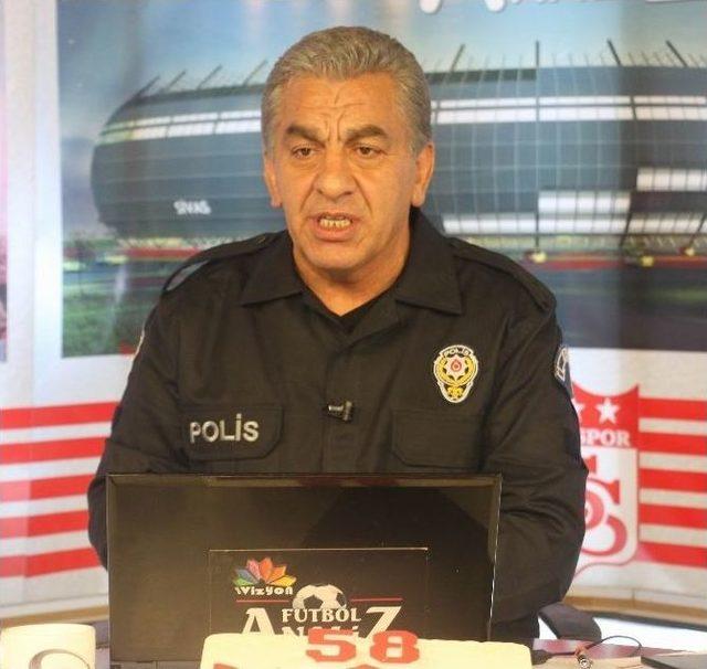 Spor Programını Polis &Uuml;niformasıyla Sundular 1