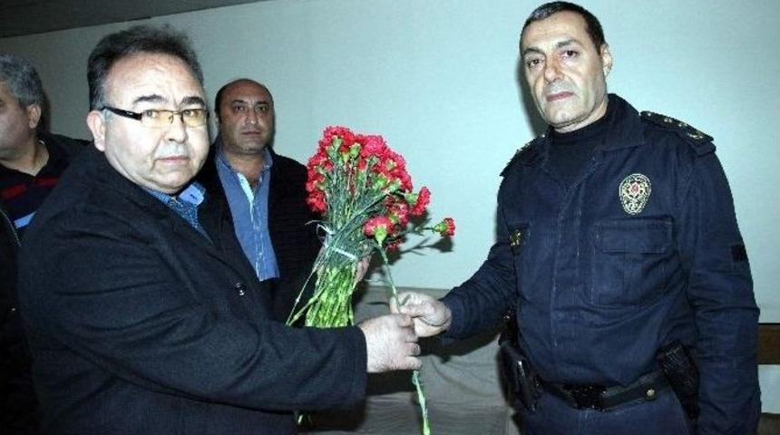 Aydın Sağlık-sen Omuz Omuza M&uuml;cadele Ettikleri Polisin Acını Paylaştı