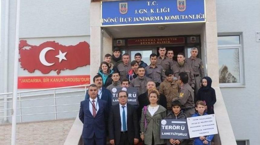 Vehbi Ko&ccedil; Ortaokulu Şehitler İ&ccedil;in Y&uuml;r&uuml;d&uuml;