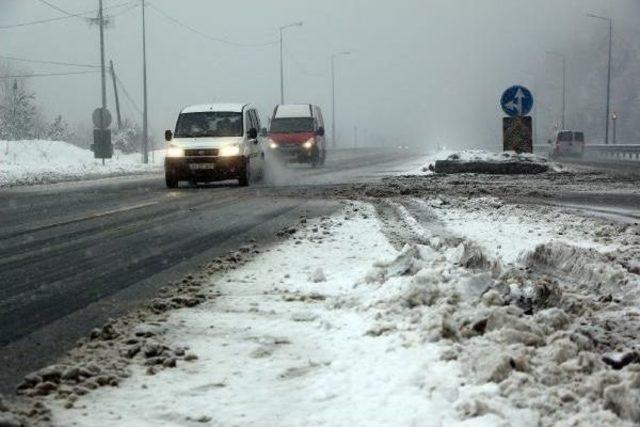 Bolu Dağı'nda Kar Ve Sis Ulaşımı Yavaşlattı