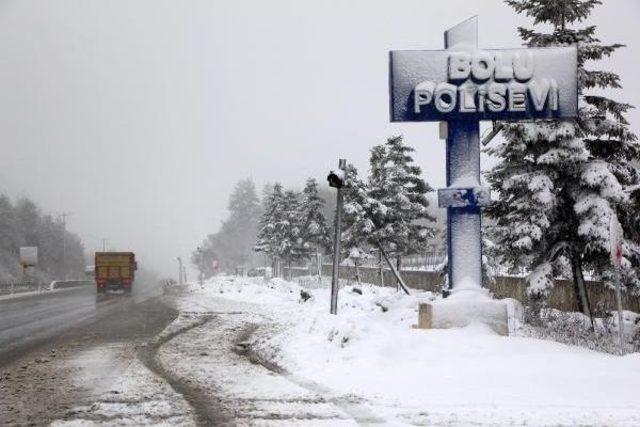 Bolu Dağı'nda Kar Ve Sis Ulaşımı Yavaşlattı