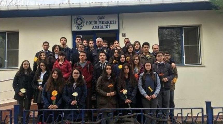 &Ouml;ğrencilerden &Ccedil;an İl&ccedil;e Emniyet M&uuml;d&uuml;rl&uuml;ğ&uuml;ne Ziyaret
