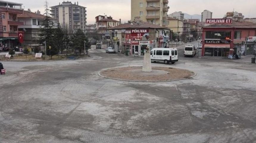 Kocasinan Belediyesi Yeni Mahalle Meydanını Yeniledi