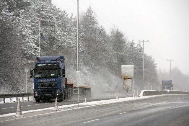 Bolu Dağı’nda Kar Yağışı Başladı