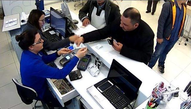 Antalya’da Gsm Bayiinde Dolandırıcılık