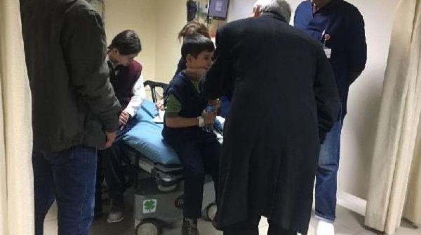 Tire'de Öğrenci Servisi Şarampole Yuvarlandı: 9 Yaralı