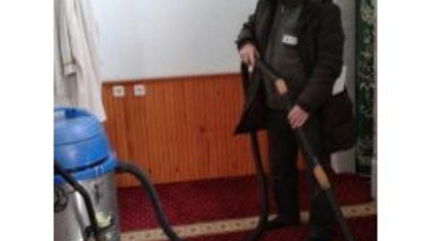 K&ouml;y Camileri Belediyece Temizlendi