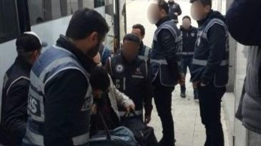 Fet&ouml; Mensubu 7 Kişi Tutuklandı