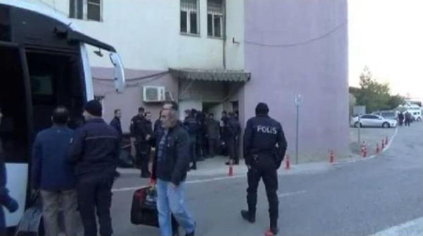 Mardin'deki 7 Il&ccedil;ede G&ouml;zaltına Alınan 32 Kişi Adliyeye Sevkedildi