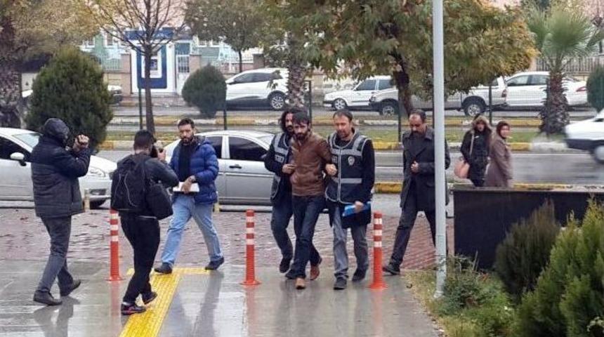 7 Ayrı Su&ccedil;tan Aranan Şahıs Yakayı Ele Verdi