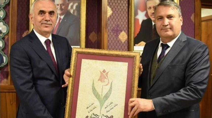 Ak Partili Kaya Başkan &Ccedil;er&ccedil;i&rsquo;yi Kutladı