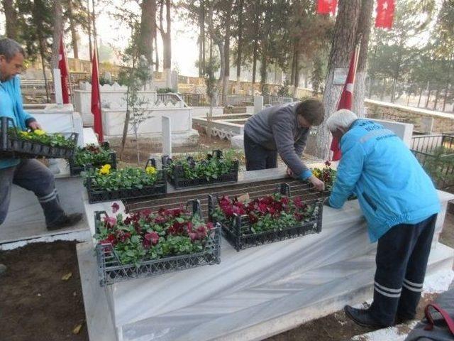 G&uuml;ldede Mezarlığında &Ouml;zenli &Ccedil;alışma 1