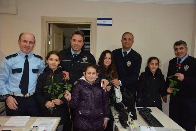 &Ouml;ğrencilerden Polislere Taziye 1
