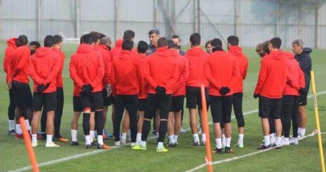 Manisaspor Teknik Direkt&ouml;r&uuml; Karafırtınalar dan 3 Puan Iddiası 3