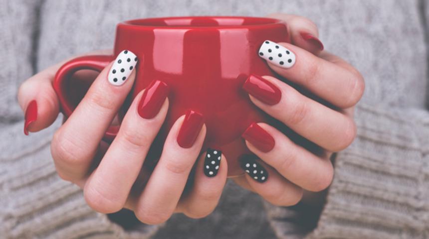 Oje nasıl s&uuml;r&uuml;l&uuml;r? İşte oje s&uuml;rmenin incelikleri 