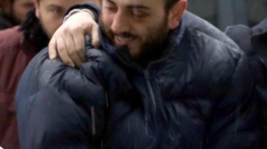 Uyuşturucu Satıcısına Su&ccedil;&uuml;st&uuml;