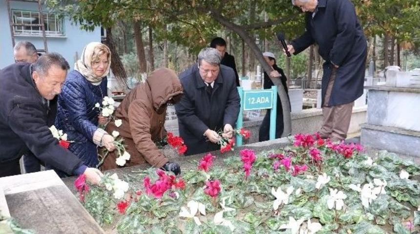 M&uuml;ft&uuml; Alim Efendi Dualarla Anıldı