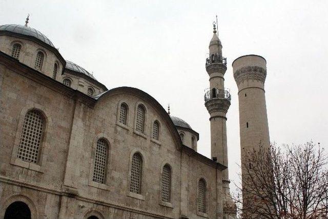 Malatya Beş Camisiz Minaresinden Birini Kaybetti