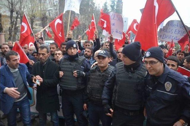 Siirtliler Teröre Tepki İçin Sokaklara Döküldü