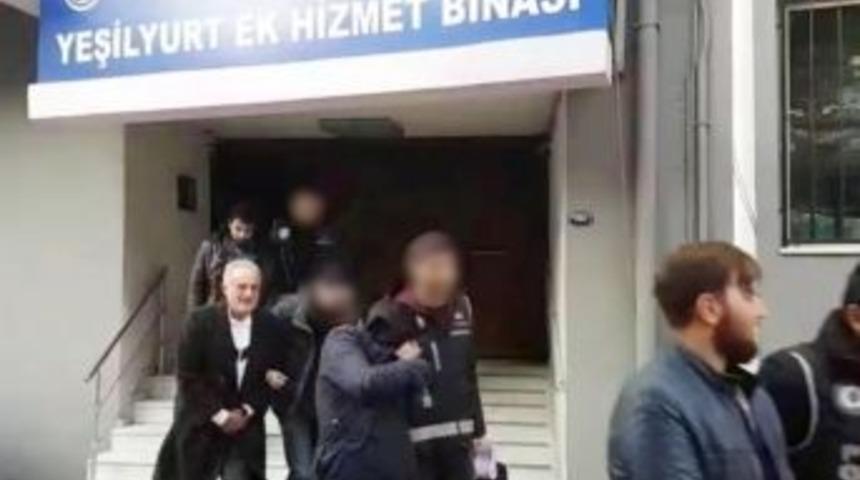 İzmir Polisinden İnsan Ka&ccedil;ak&ccedil;ılarına Darbe