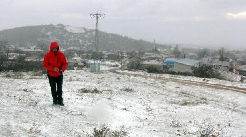 Edirne'de Hafif Kar Yağışı