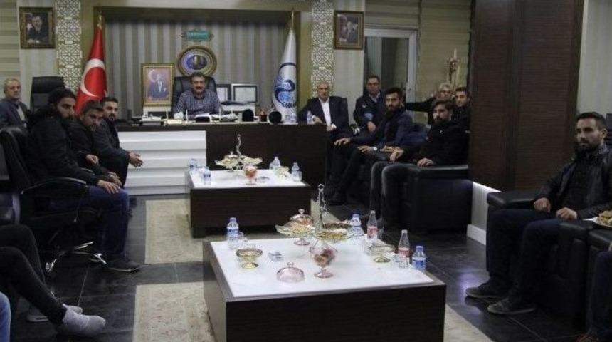 Cihanbeyli&rsquo;de Akşam Sohbetleri Devam Ediyor