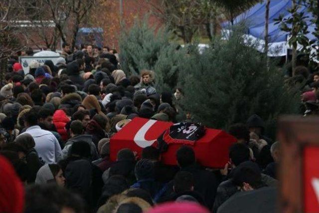 Terör Kurbanı Koç Üniversitesi Öğrencisi Görkem Yazıcı Son Yolculuğuna Uğurlandı (1)