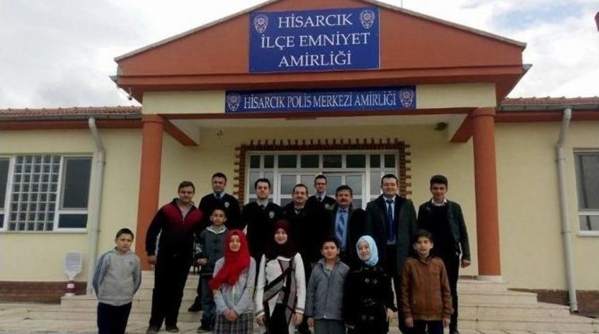 &Ouml;ğrencilerden Polislere &rsquo;başsağlığı Ve Ge&ccedil;miş Olsun&rsquo; Ziyareti